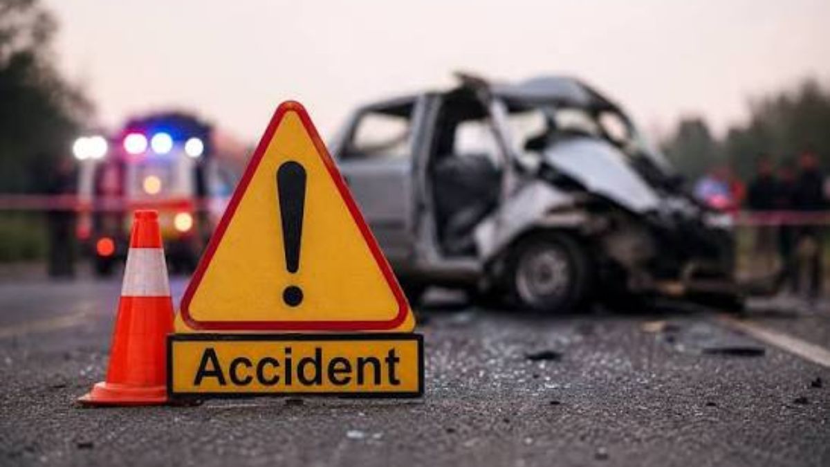 Accident News: कंटेनरच्या चाकात अडकली दुचाकी; ३ किमी फरफटत गेली, आईसह दोन चिमुकल्यांचा करुण अंत