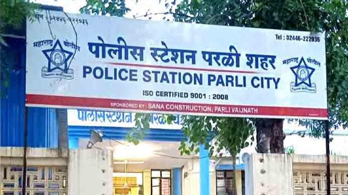 अचानक खाली पडला तरुण; प्रत्यक्षदर्शींनी धाव घेत वाचवला जीव, उड्डाणपुलावर नेमकं काय घडलं?
