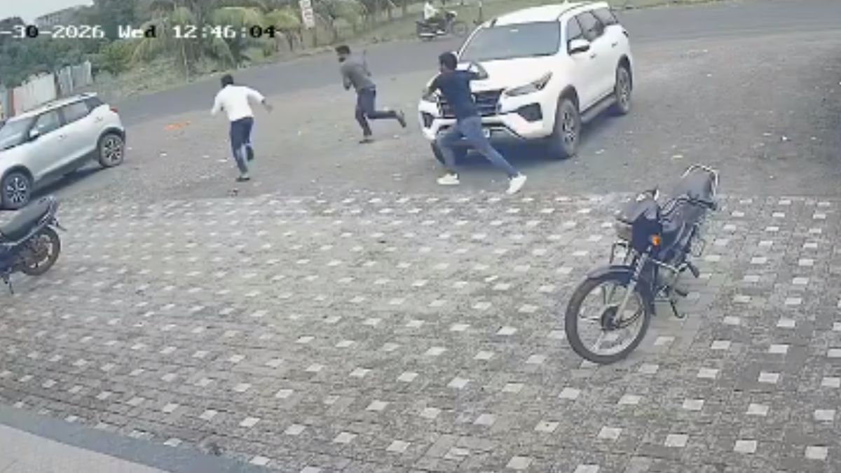 कोलवडीत व्यावसायिकावर लोखंडी रॉड, दांडक्याने हल्ला; सोन्याची चैन, घड्याळ अन् रोकड हिसकावली