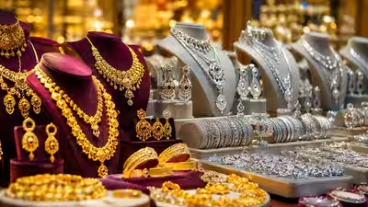 Gold Silver दर आणखी कडाडणार? GST दरांबाबत होणार मोठा निर्णय;  काय नेमकं संपूर्ण प्रकरण?