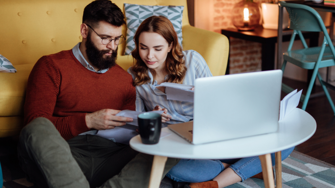 Money Management Tips : ‘इतका खर्च का करतोस?’ पती-पत्नीमध्ये पैशांवरुन भांडण? हे ४ सोपे नियम वाढवतील बचत