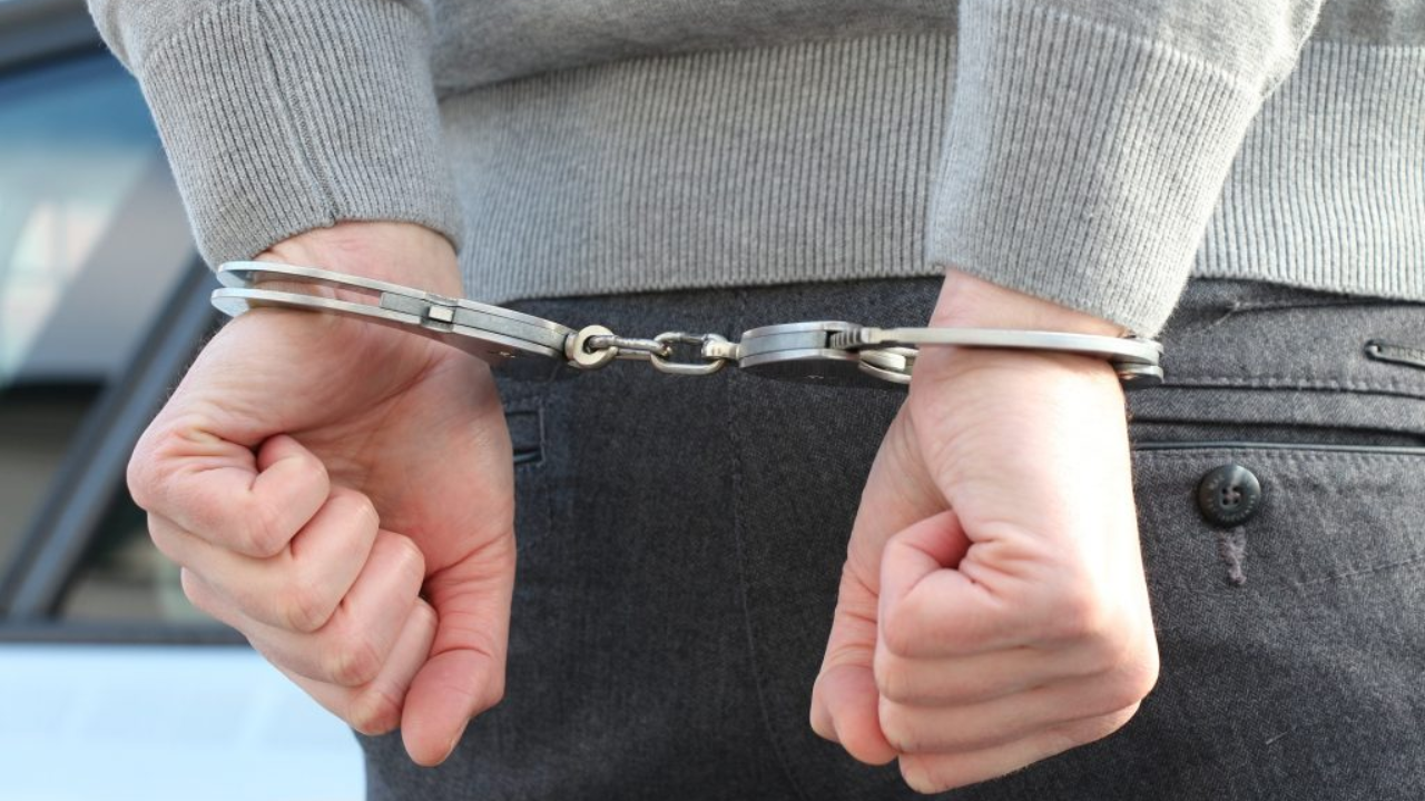 Bhayander Crime : थेट पोलिसांच्याच अंगावर घातली सुसाट कार! मद्यपी चालकाचा हादरवणारा प्रताप; थरारक पाठलागानंतर पोलिसांकडून जेरबंद