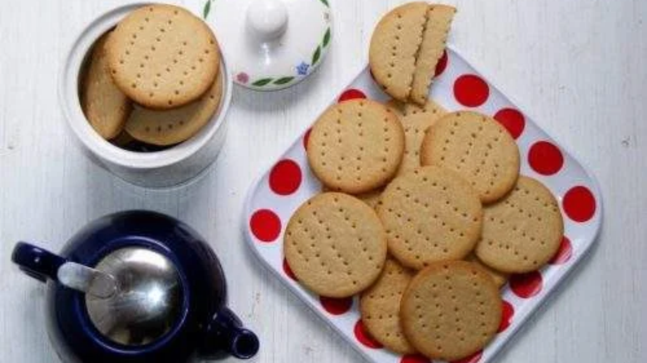 Nepal Bans Indian Biscuits : नेपाळमध्ये भारतीय बिस्किटांवर बंदी! प्रशासनाकडून कठोर निर्णय; थेट दुकानांमधून स्टॉक काढण्याचे निर्देश
