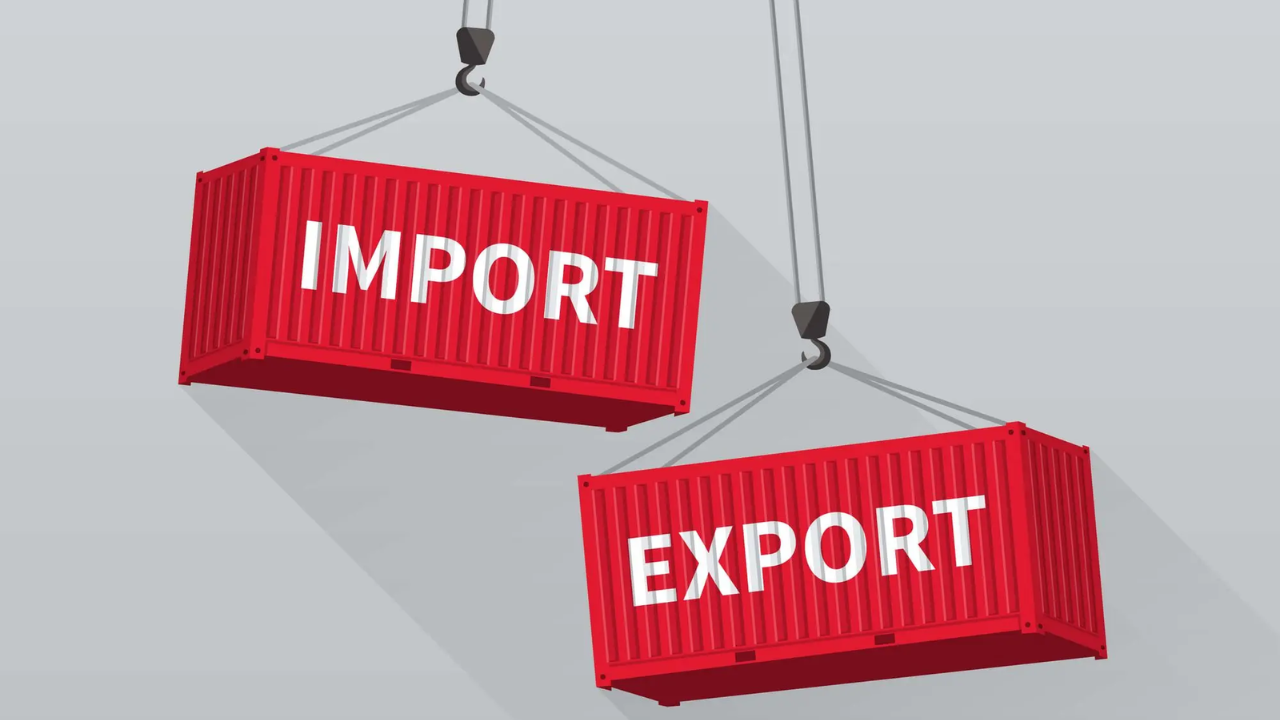 India vs China : सणासुदीच्या काळात चीनचा कट उधळला! भारतीय बाजारात स्वस्त माल खपवणाऱ्या चिनी कंपन्यांना चाबूक; केंद्राचा मोठा