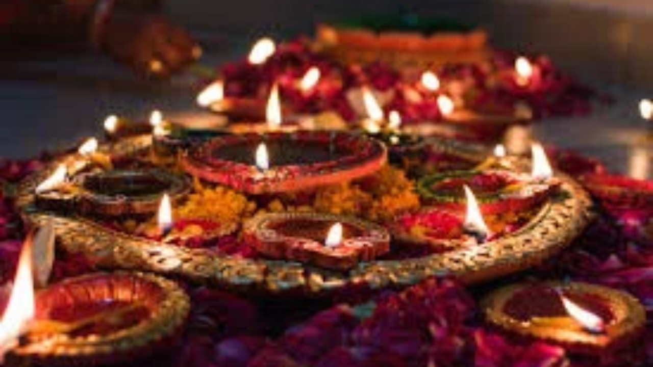 Diwali मध्ये Credit Card वर बेस्ट ऑफर्स! 70000 पर्यंत रक्कम वाचवाल? जाणून घ्या बँकांची ऑफर