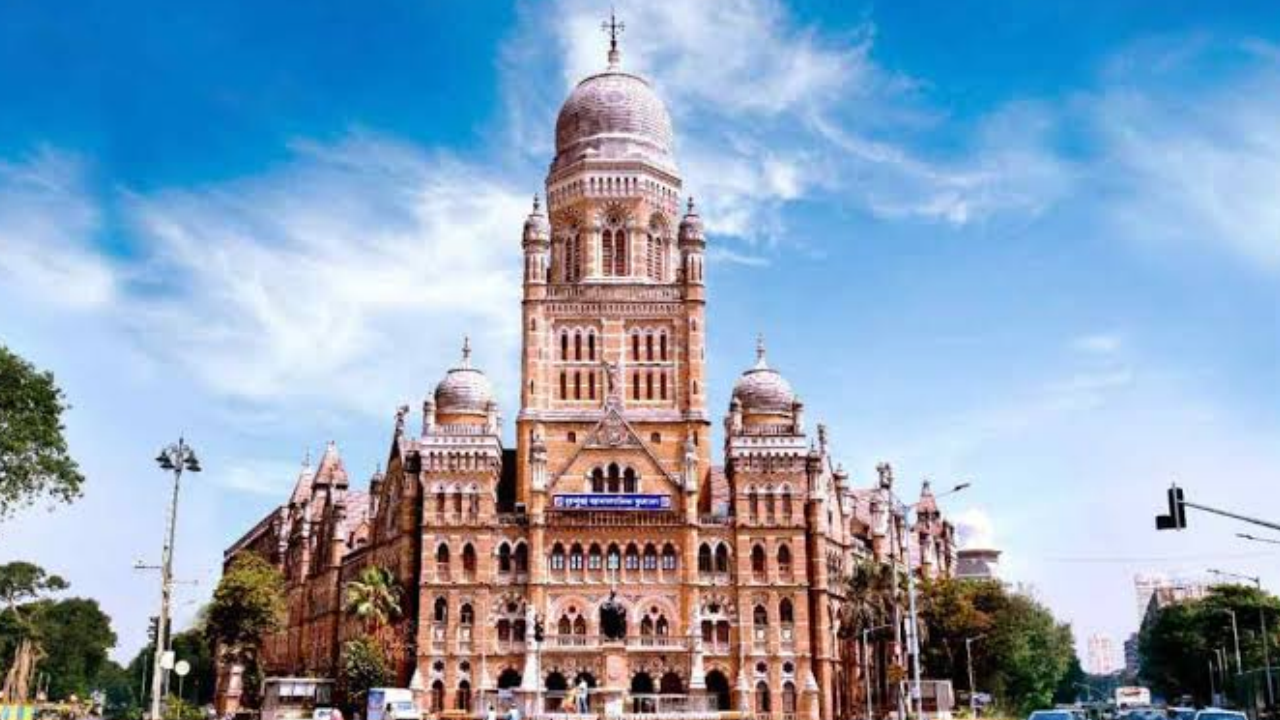 BMC Employees Diwali Bonus : दिवाळीपूर्वी बंपर गिफ्ट! BMC कर्मचाऱ्यांना तब्बल 33000 रुपयांच्या बोनसची घोषणा; कधी जमा होणार पैसे?