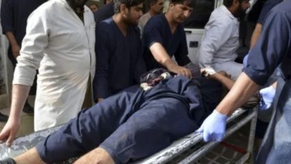 Afghanistan च्या कंधारमध्ये बस व ट्रकचा भीषण अपघात, पाच ठार, 15 जखमी