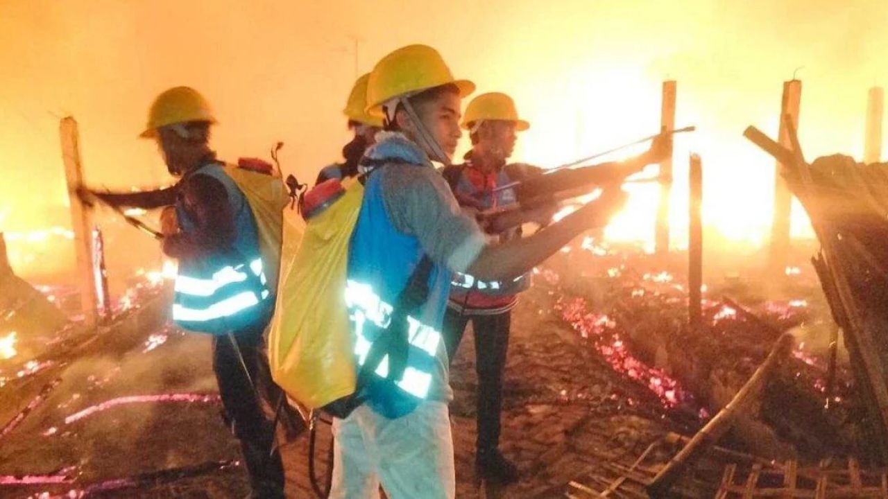 Bangladesh Fire : भीषण आग ;समुद्रकिनाऱ्यावरील रिसॉर्टला आग ;१० जणांचा मृत्यू ,सहा जखमी