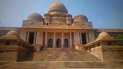 Wardha News : रस्त्याचे काम रखडल्याचा आरोप; वर्ध्यातील प्रकरणात नागपूर खंडपीठाचे निर्देश
