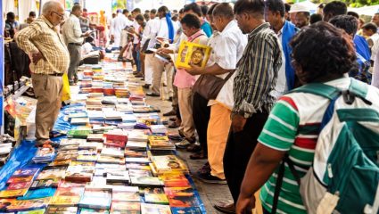 Nagpur News : दीक्षाभूमीवर अनुयायांचा महासागर! पुस्तक खरेदीसाठी प्रचंड गर्दी; धम्मचक्र प्रवर्तन दिनानिमित्त नागपूर नगरी फुलली