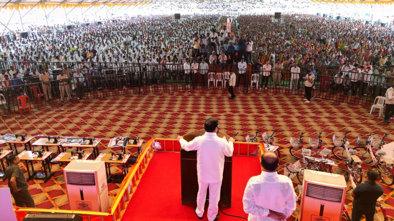 Eknath Shinde: शेतकऱ्यांची कर्जवसुली थांबवणार, कर्जपुनर्गठन करणार; उपमुख्यमंत्री एकनाथ शिंदेंचे आश्वासन