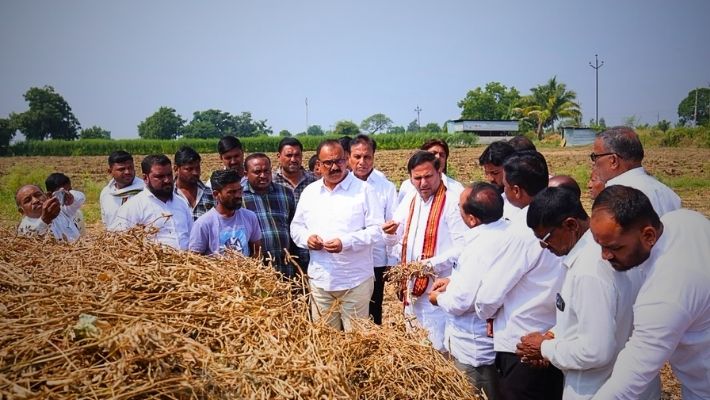 Droght News : शेतकऱ्यांना हेक्टरी १ लाख रुपये द्या! वाशिममधून हर्षवर्धन सपकाळांची मोठी मागणी