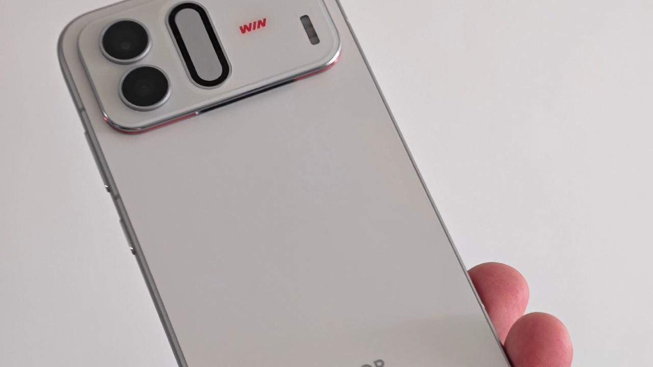 12,070mAh बॅटरी अन् गेमिंगसाठी खास फीचर्स! Honor च्या नव्या स्मार्टफोनने वेधले सर्वांचे लक्ष… जाणून घ्या डिटेल्स