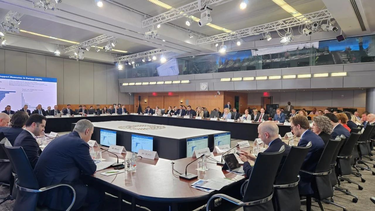 IMF News : वस्त्रहरण ;रशियाच्या मंत्र्याच्या भाषणावेळी अर्धे सभागृह खाली झाले ;युक्रेन युद्धावरून निषेध