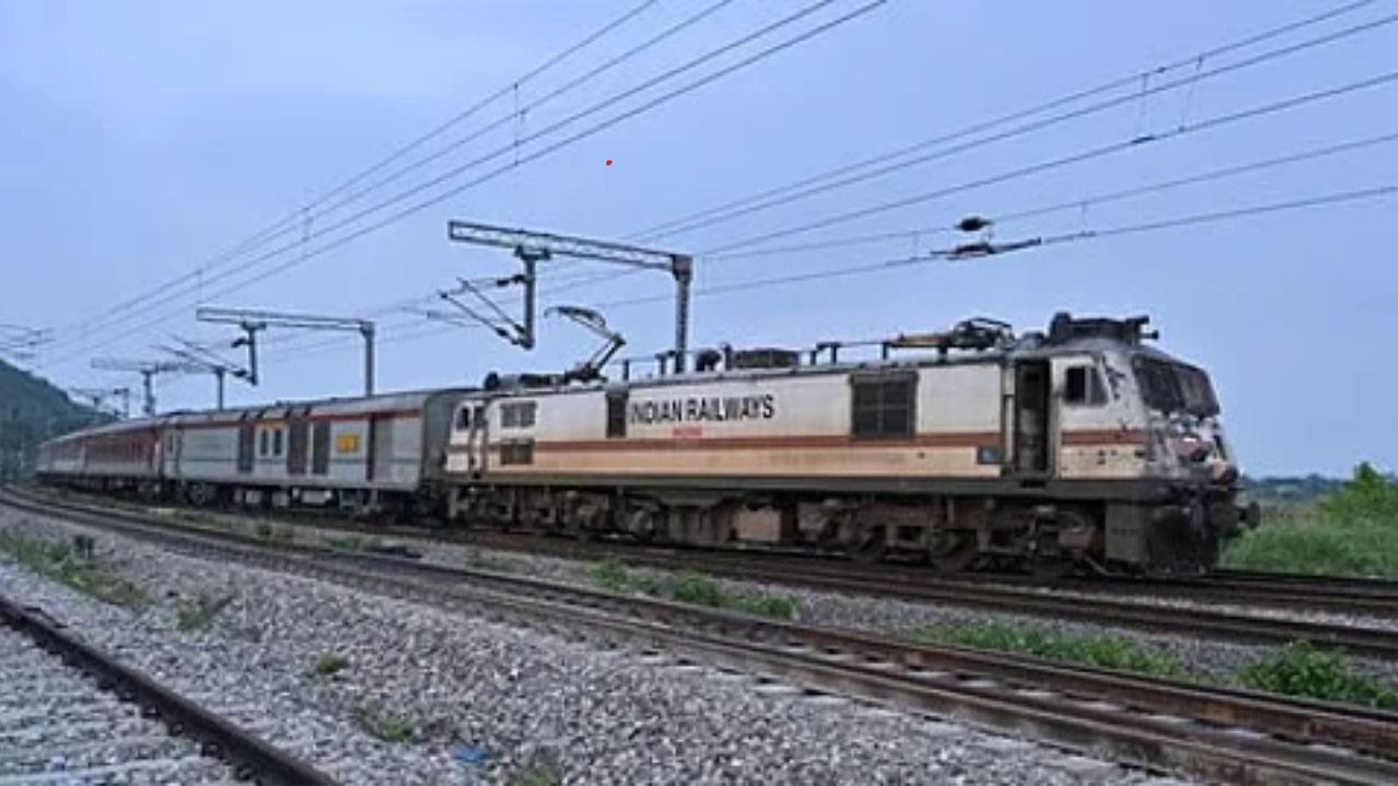 Railway Station Master Recruitment: रेल्वे स्टेशन मास्टर भरतीबाबत मोठी अपडेट! १२५० हून अधिक जागांसाठी परीक्षा पॅटर्न बदलला