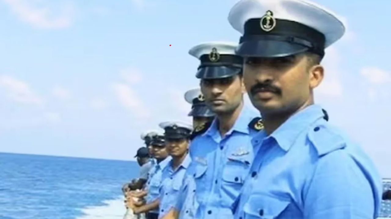 Indian Coast Guard Recruitment 2026: इंडियन कोस्ट गार्डमध्ये ३६५ जागांवर बंपर भरती; १० वी, १२ वी पास असणाऱ्यांना संधी!