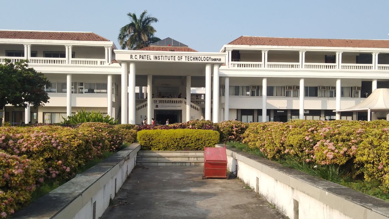 RC Patel College Recruitment 2026: आर. सी. पटेल कॉलेज शिरपूर येथे ‘या’ पदांवर भरती; ऑनलाईन अर्जाची मुदत २७ ऑक्टोबर!