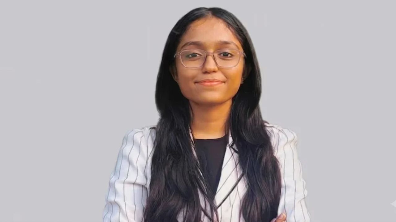CA Inter Topper Sakshi Chandak: नाशिकच्या लेकीचा देशात डंका! साक्षी चंडाकच्या यशाचा फॉर्मुला पहा एका क्लिकवर..