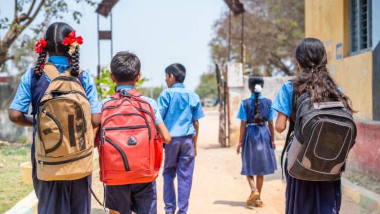 School Diwali Vacation 2026: विद्यार्थ्यांसाठी आनंदाची बातमी! पुणे जिल्ह्यात दिवाळीच्या सुट्ट्या ‘या’ तारखेपर्यंत वाढल्या