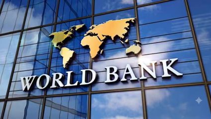 World Bank Report 2026: फ्रेशर्ससाठी धोक्याची घंटा! एआयमुळे भारतातील २०% एंट्री-लेव्हल नोकऱ्या संकटात; वर्ल्ड बँकेचा खुला