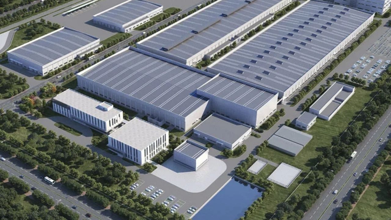 JSW Greentech Sambhajinagar Plant : छत्रपती संभाजीनगर येथील जेएसडब्ल्यू ग्रीनटेक प्रकल्प बस आणि ट्रक उत्पादनासाठी सज्ज