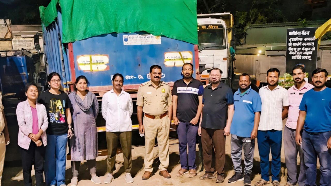 Jalgaon News: वाळूमाफियांचं धाबं दणाणलं! तहसीलदारांची रात्री छापेमारी, डंपर-जेसीबीसह १२ वाहने जप्त