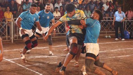 Kabaddi Tournament : मुंबई पोलीस संघाचा दणका, व्यावसायिक गटात दणदणीत विजय