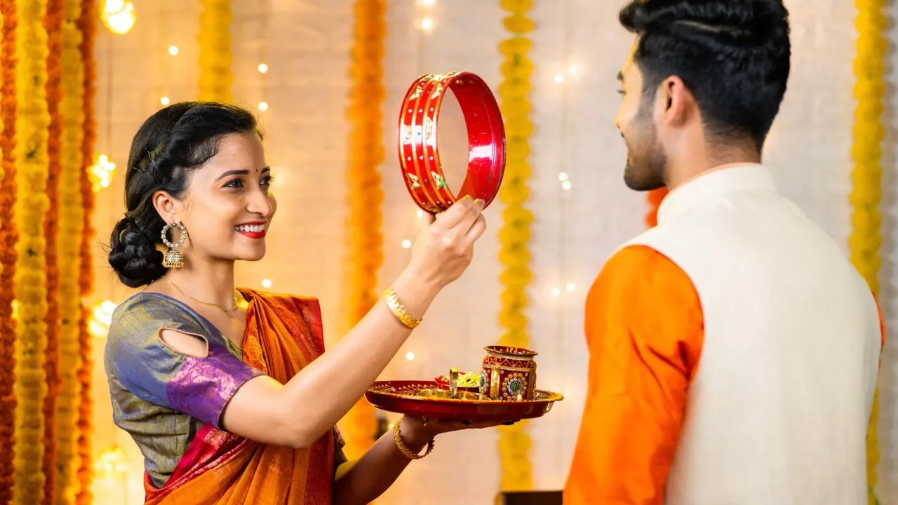 Karwa Chauth 2026: करवा चौथला द्रौपदीनेही केलं होतं व्रत? भगवान श्रीकृष्णाने सांगितलेली कथा जाणून घ्या