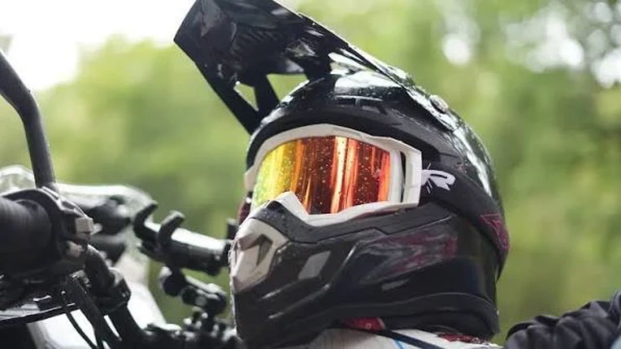 Lightweight Helmet: 1050 ग्रॅम वजनाचं हलकं हेल्मेट अनावरण; सुरक्षेच्या वैशिष्ट्यांमुळे चर्चेत