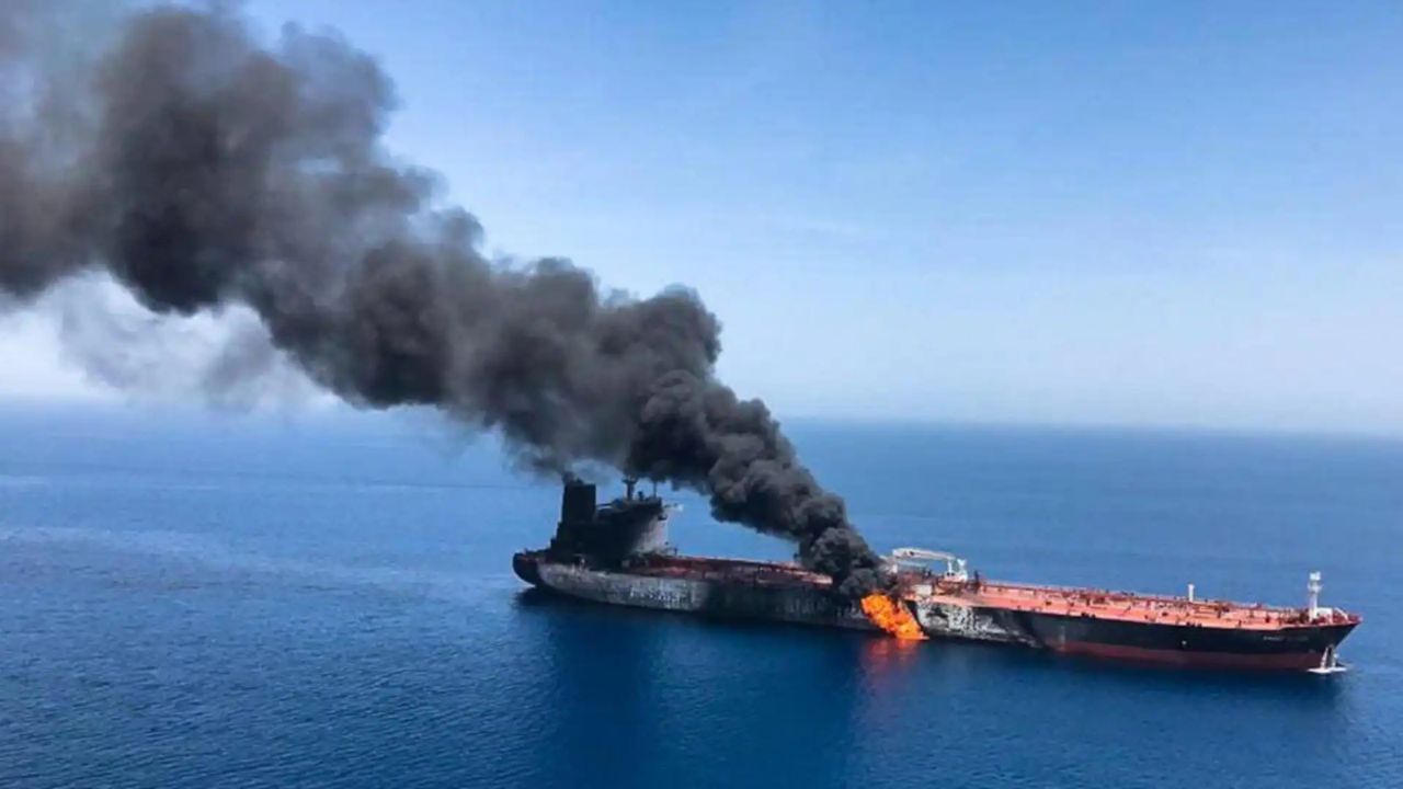 Strait Of Hormuz: चुंबकीय बॉम्ब म्हणजे काय? होर्मुझच्या सामुद्रधुनीमध्ये 27 भारतीय खलाशांना घेऊन जाणाऱ्या तेलवाहू जहाजावर हल्ला