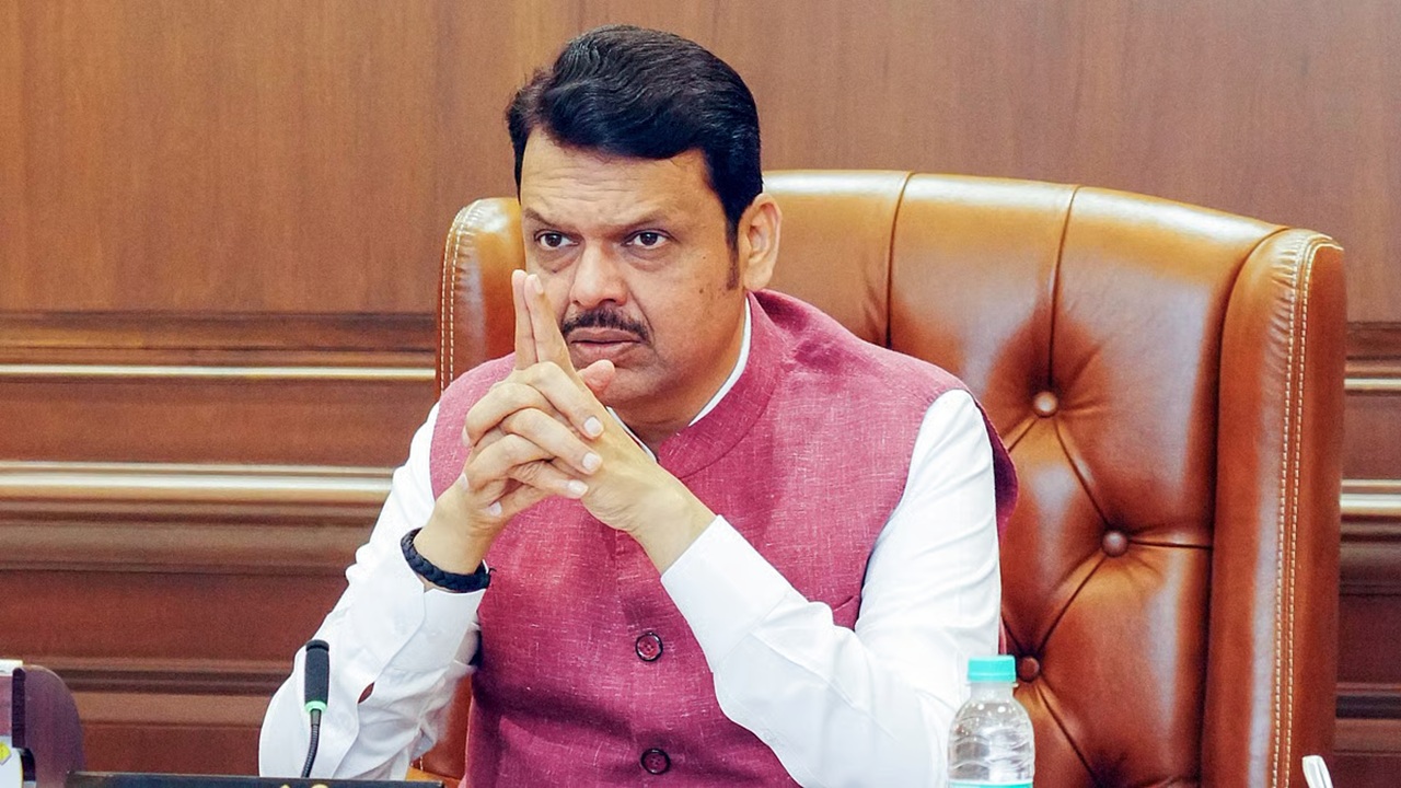 Devendra Fadnavis: महाराष्ट्र दुष्काळमुक्त होणार? जलसंधारणाच्या कामांसाठी आधुनिक तंत्रज्ञानाचा वापर करा; देवेंद्र फडणवीसांचे आदेश