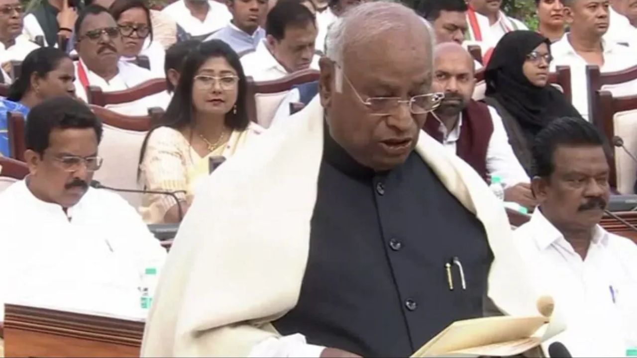 Mallikarjun Kharge News:  मुख्य निवडणूक आयुक्तांवर ६ गंभीर आरोप! मल्लिकार्जुन खर्गेंनी मांडला महाभियोगाचा प्रस्ताव