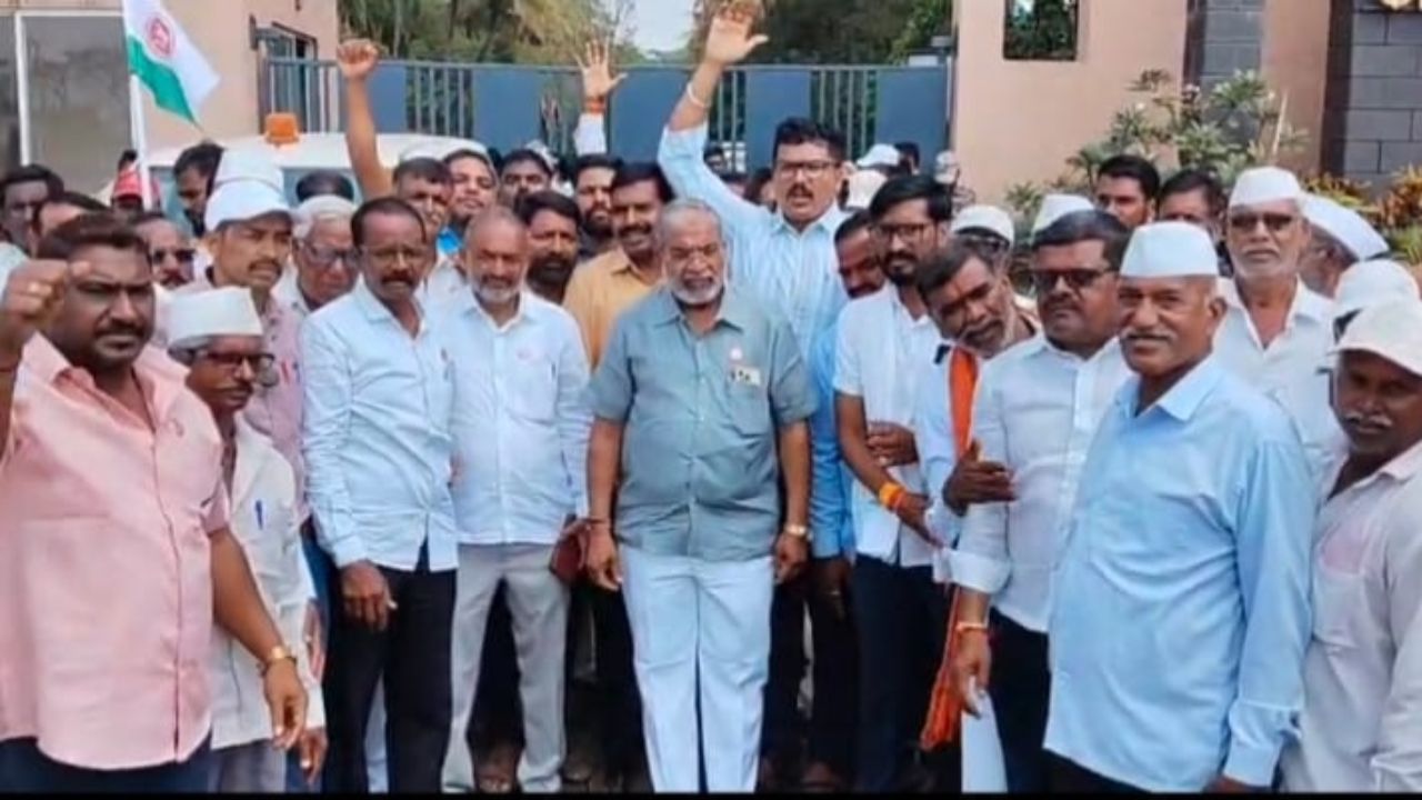 Raju Shetti Threatens Kata Bandh Satara: ऊस दराचा तिढा सुटेपर्यंत ‘काटा बंद’! ; राजू शेट्टींचा साखर कारखानदारांना थेट इशारा