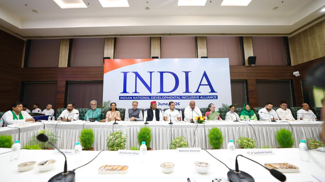 INDIA Alliance Protest Gyanesh Kumar: CEC ज्ञानेश कुमारांविरोधात दिल्ली तापणार; इंडिया आघाडीचा आज निवडणूक आयोगाला घेराव
