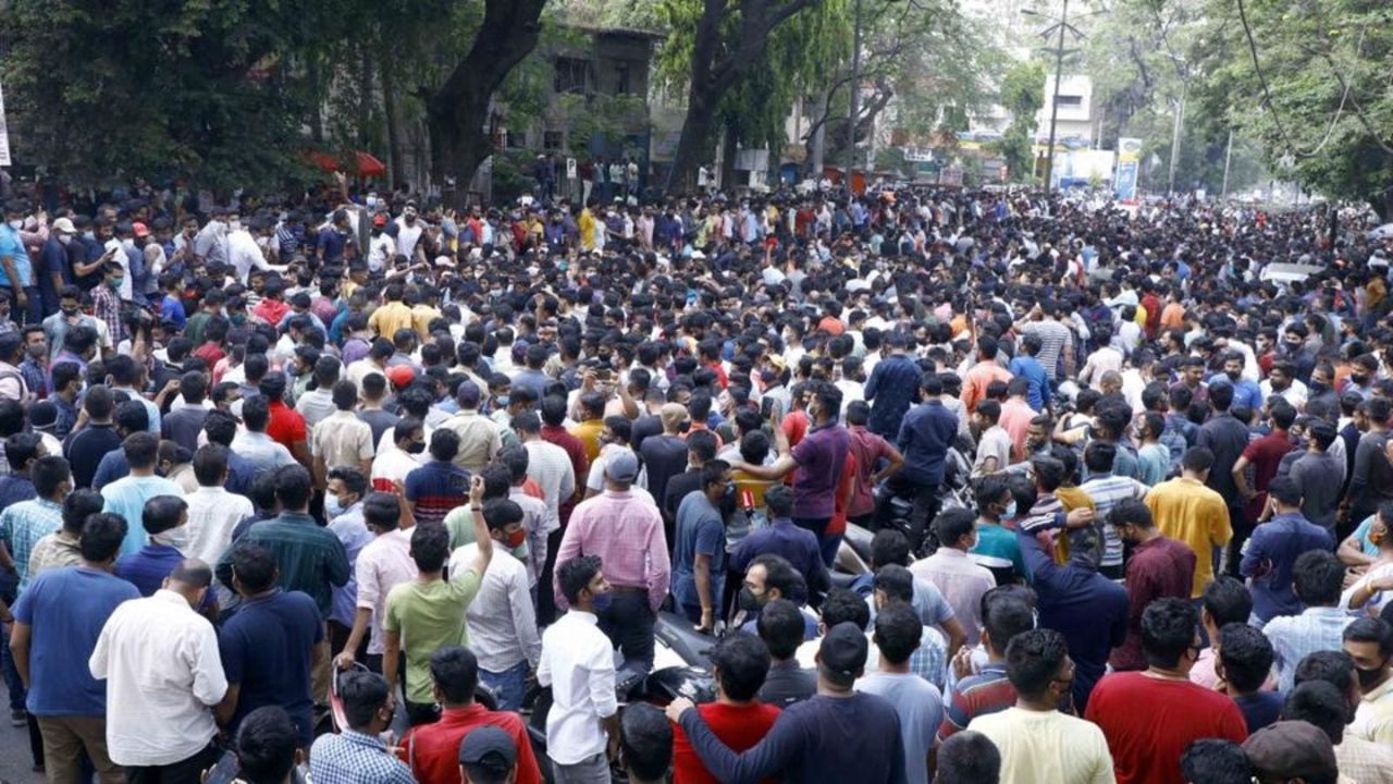 Pune MPSC Students Protest: एस.एम. जोशी पुलावरील आंदोलन स्थळ रिकामे करा!; पुणे पोलिसांचे MPSC विद्यार्थ्यांना आदेश