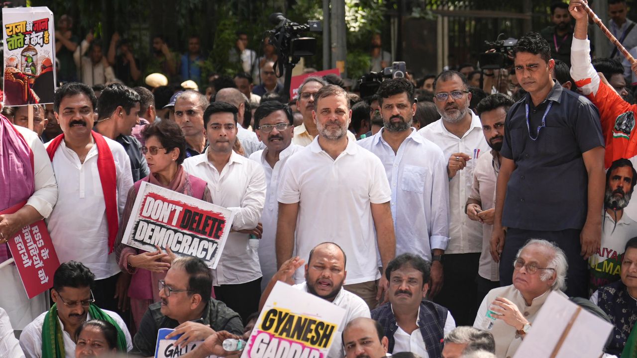 Rajghat Protest Day 3 Delhi News: मुख्य निवडणूक आयुक्तांविरोधात विरोधकांचे रान पेटले! राहुल गांधीसह विरोधी पक्षनेते आज राजघाटवर