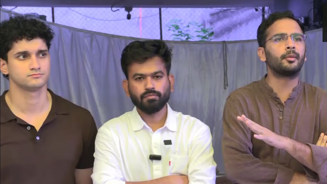 Abhijeet Dipke Criticized Central Govt. : एवढी भिती वाटत असेल तर आख्खा देश बंद करा…; अभिजीत दिपकेंचा केंद्र सरकारवर हल्ला