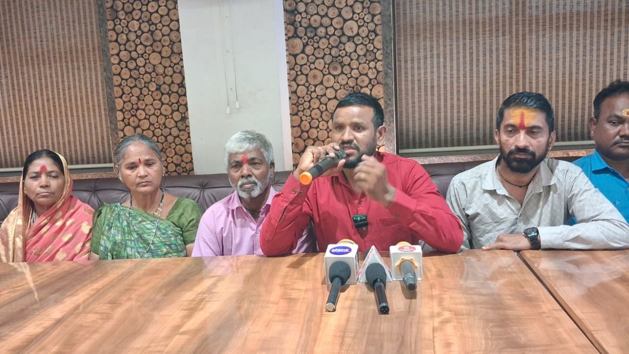 Indira Nagar SRA Project Scam: SRA यादीत मृत अन् अल्पवयीन व्यक्तींची नावे!; दुर्योधन कदम यांचे खळबळजनक आरोप