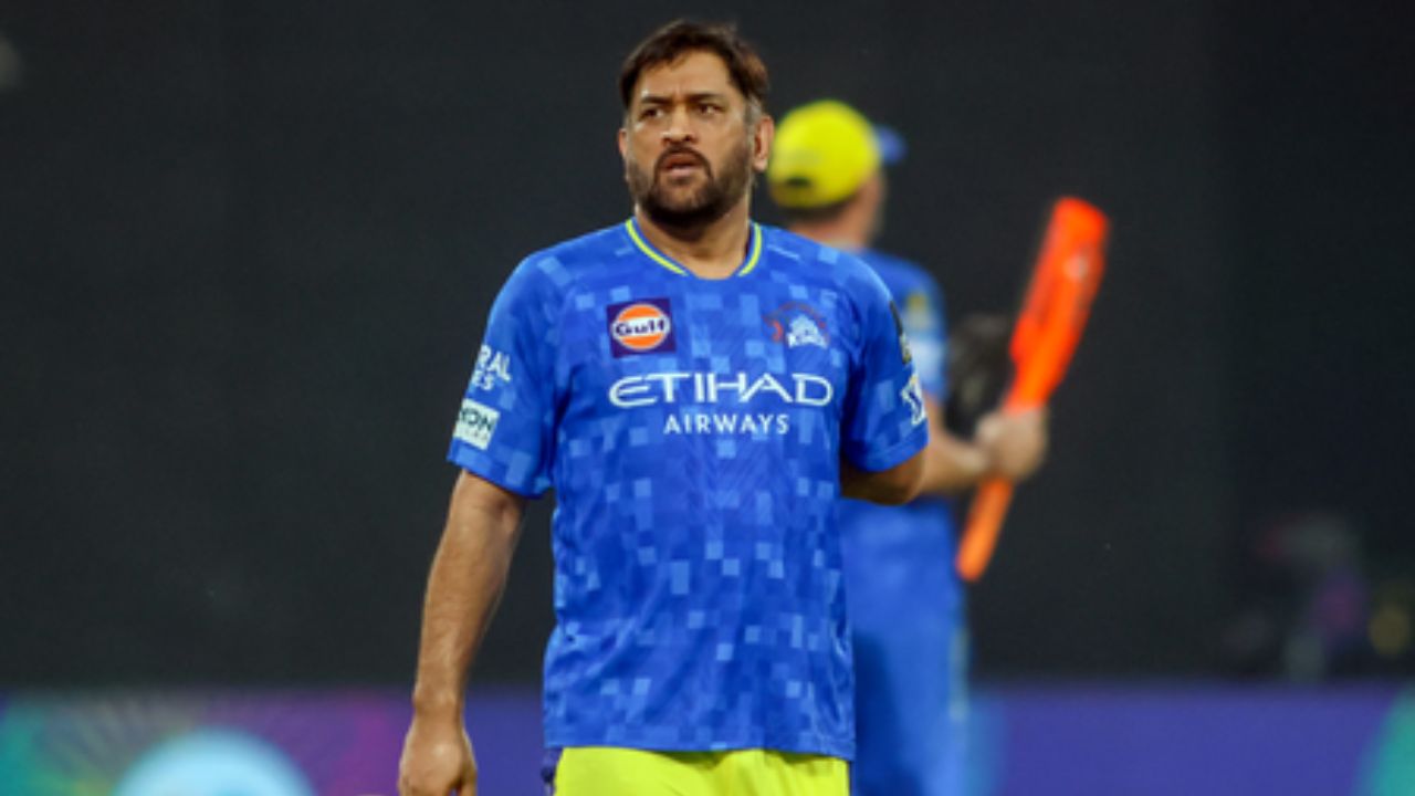 माही पुन्हा मैदानात उतरणार? IPL 2027 साठी धोनीच्या पुनरागमनाची चाहत्यांना आशा