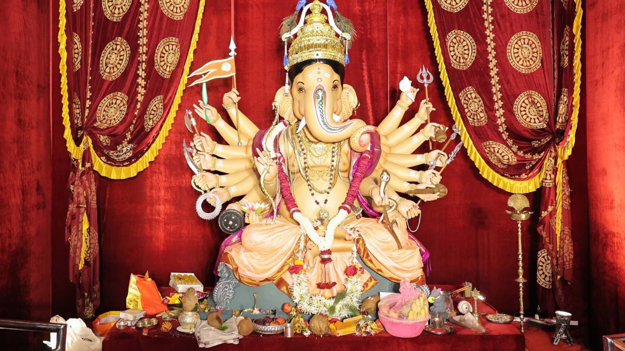 Maskarya Ganpati: गणेशोत्सव संपल्यानंतर पितृपक्षात विराजमान होतो मस्कऱ्या गणपती; काय आहे इतिहास