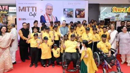 Mitti Cafe : दिव्यांगांच्या कौशल्याला नवे व्यासपीठ! राज्यपालांच्या हस्ते मिट्टी कॅफेचे उद्घाटन,