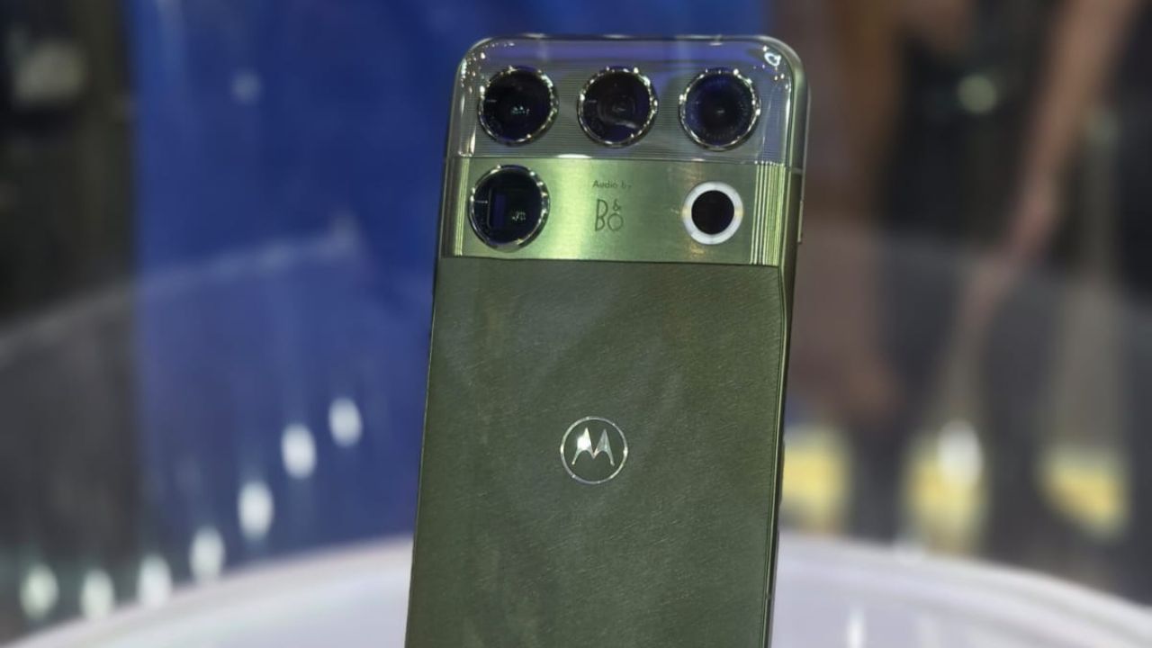 IMC 2026 मध्ये Motorola Signature 27 ची झलक सादर! 200MP कॅमेरा अन् मिळणार 7 वर्षांचे अपडेट्स… वाचा डिटेल्स