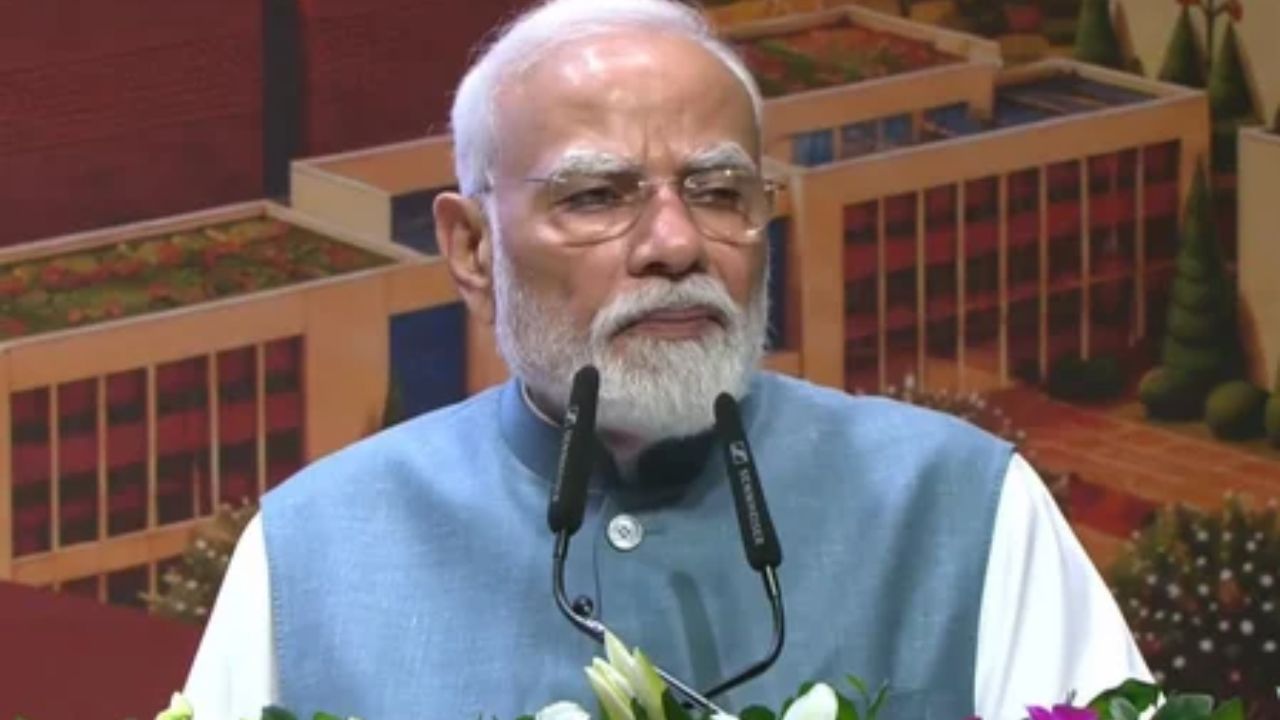 Narendra Modi : 2014 आधी काँग्रेस ‘फोन बँकिंग’ने देशाची अर्थव्यवस्था चालवायचे, पंतप्रधानांचा काँग्रेसवर प्रहार