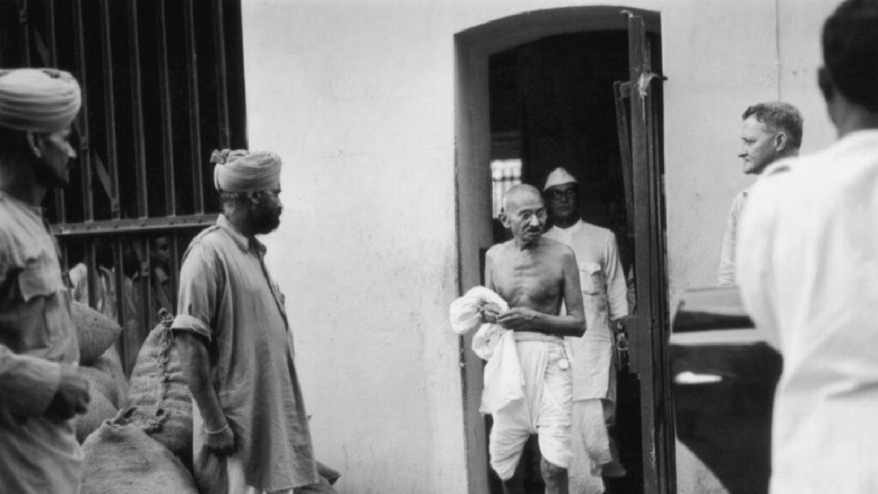 पुण्यातील ‘या’ ठिकाणांशी जोडल्या आहेत Mahatma Gandhi यांच्या आठवणी; गांधी जयंतीनिमित्त जाणून घ्या इतिहास