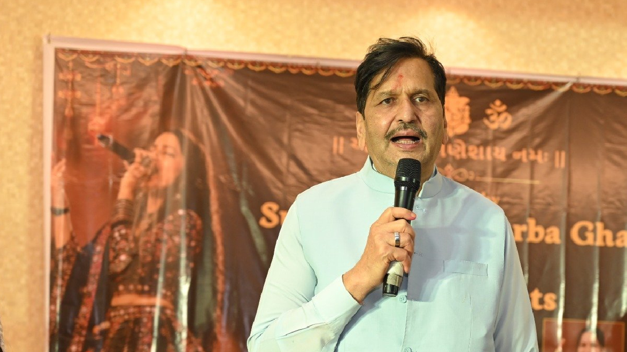 बाणगंगा तलावातील जलजीवन धोक्यात? मृत माशांचा खच, Mangal Prabhat Lodha यांनी केली पाहणी
