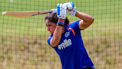 IND Vs ZIM: हरमनप्रीत कौरने झिम्बाबेला सळो की पळो करून सोडलं; झिम्बाबेला विजयासाठी 217 रन्सचे टार्गेट