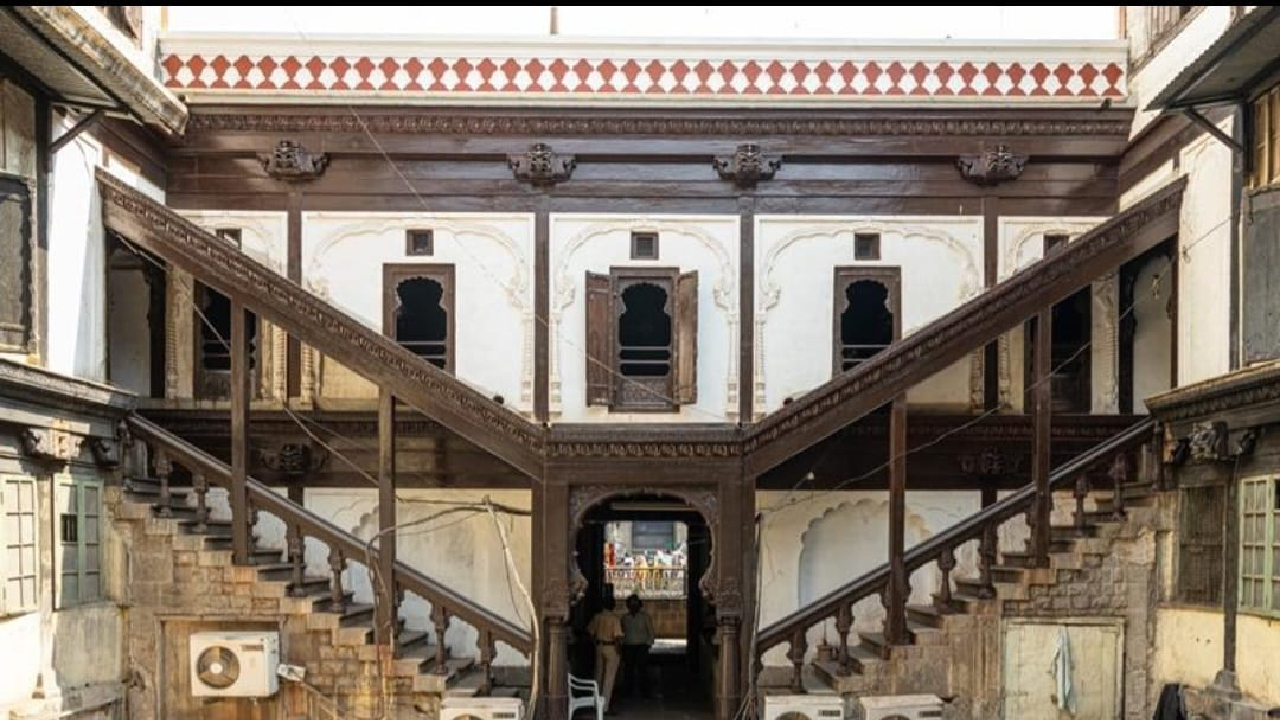 Navarashtra Special: जुनं पुणे, जुना रुबाब! वाड्यांमध्ये जिवंत आहे इतिहास; पाहा वाड्यांचा वारसा
