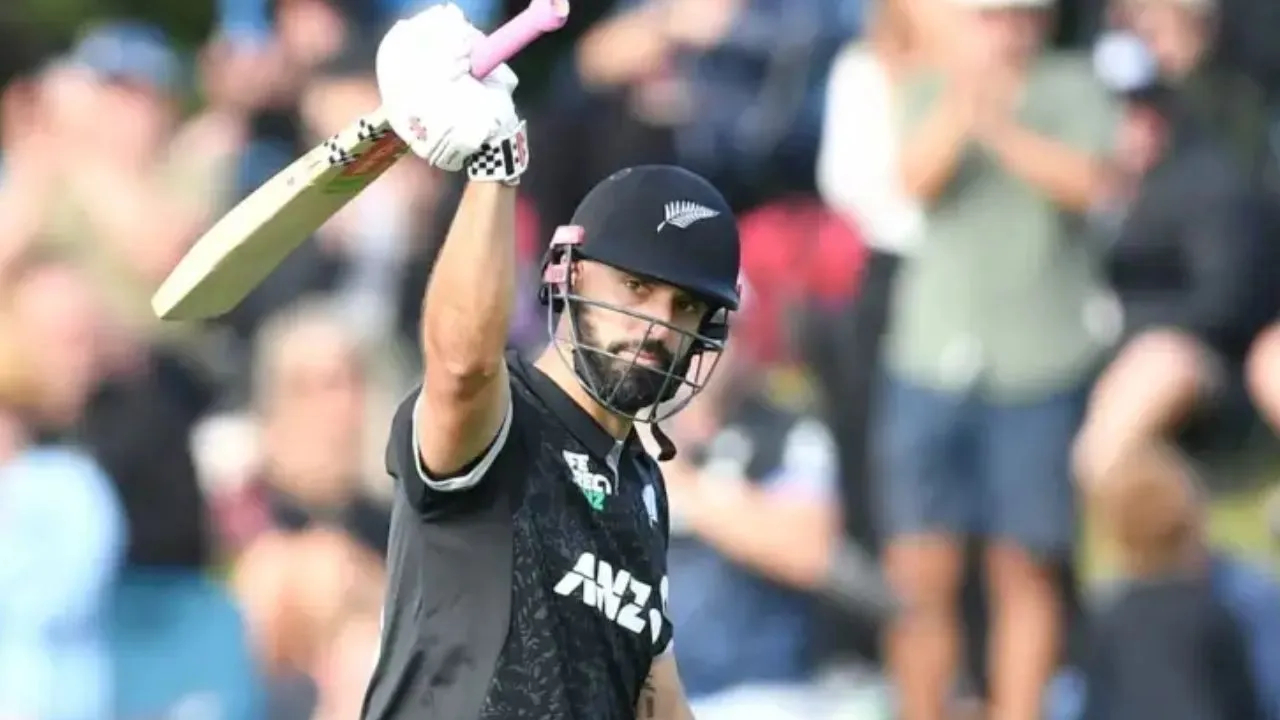 IND Vs NZ: भुवीचा स्विंग फ्लॉप! Daryl Mitchell ने भारताला नुसता धुतला; विजयासाठी दिले बलाढ्य टार्गेट