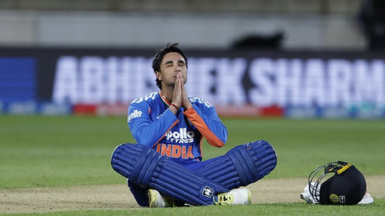 IND Vs NZ: किवींचं पॅकअप! Abhishek Sharma ने मोडले ‘हे’ रेकॉर्डस; ठोकले खणखणीत शतक