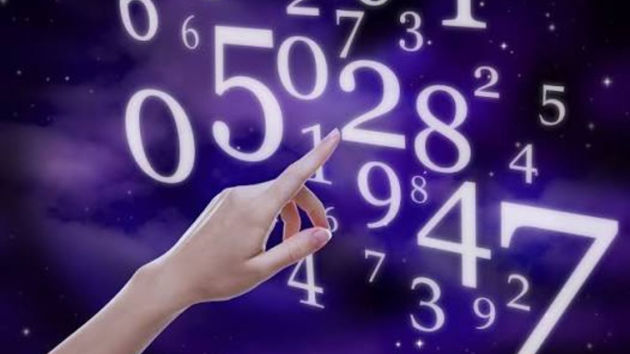 Numberlogy: मूलांक २ असणाऱ्या लोकांचा आजचा दिवस कसा राहील जाणून घ्या